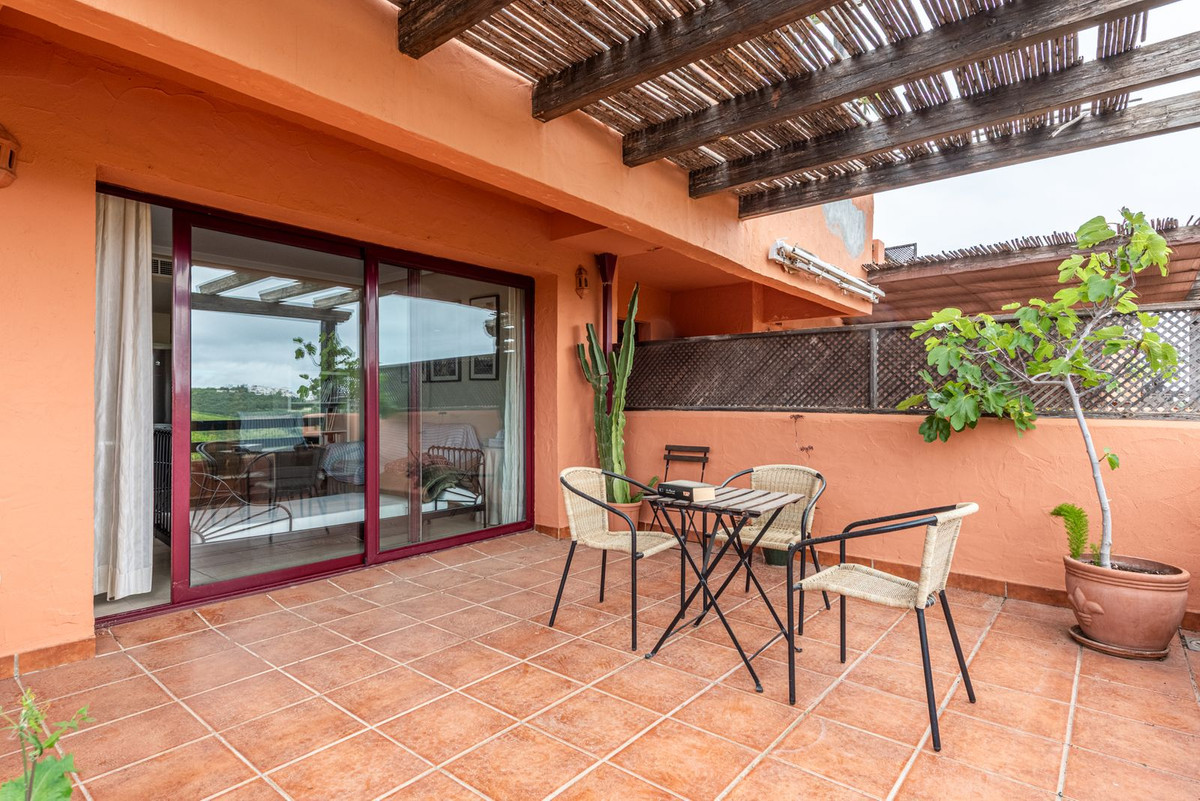 1 Bed Apartment for sale in Casares Costa Del Sol, Málaga, Spain