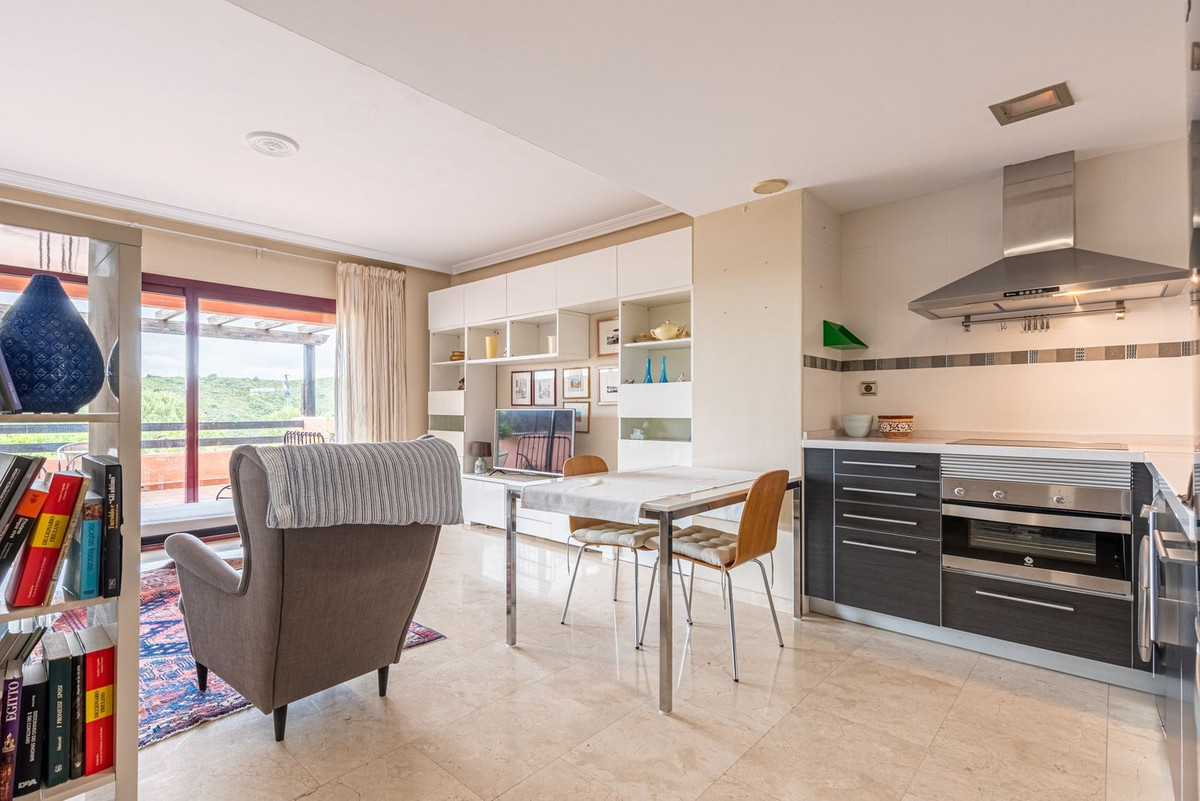1 Bed Apartment for sale in Casares Costa Del Sol, Málaga, Spain