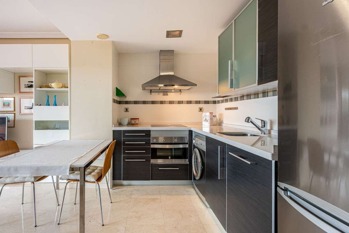 1 Bed Apartment for sale in Casares Costa Del Sol, Málaga, Spain