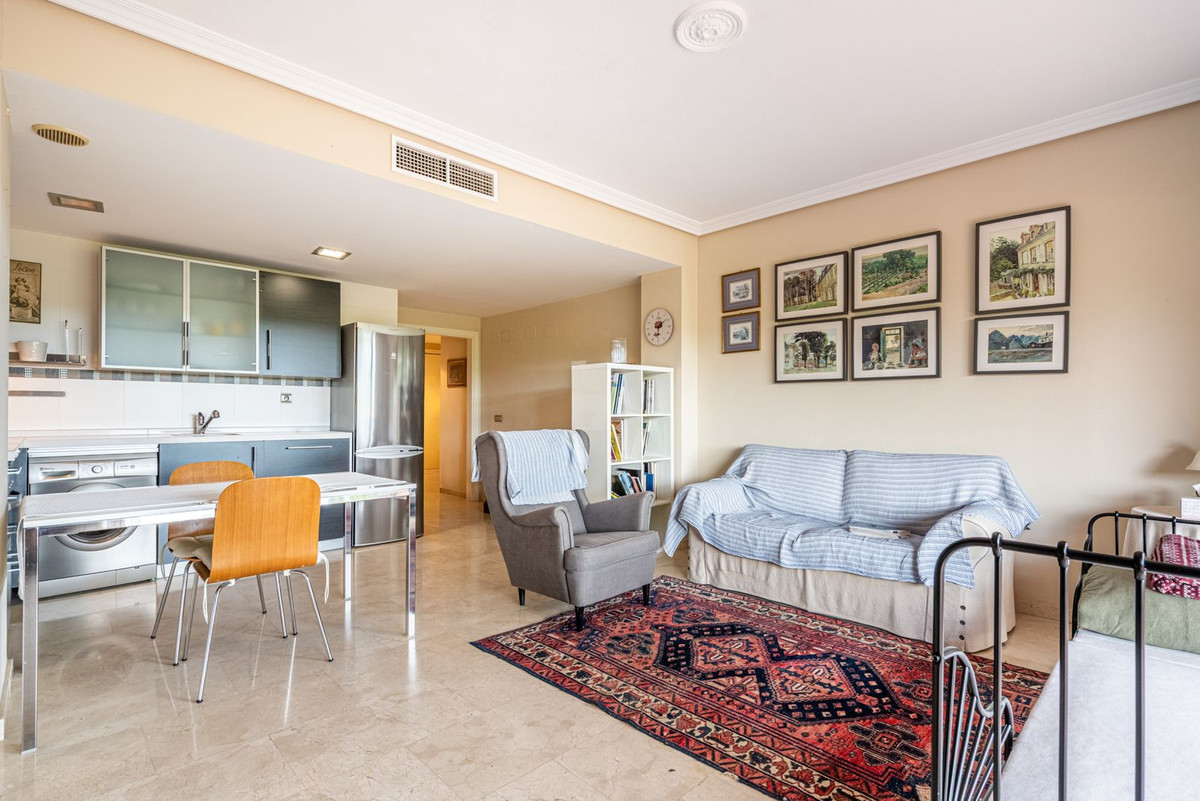 1 Bed Apartment for sale in Casares Costa Del Sol, Málaga, Spain