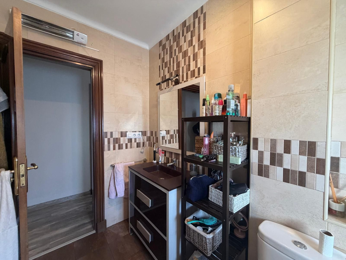 Se vende Apartamento Planta Media de 3 dormitorios en Costa Del Sol, Málaga, España