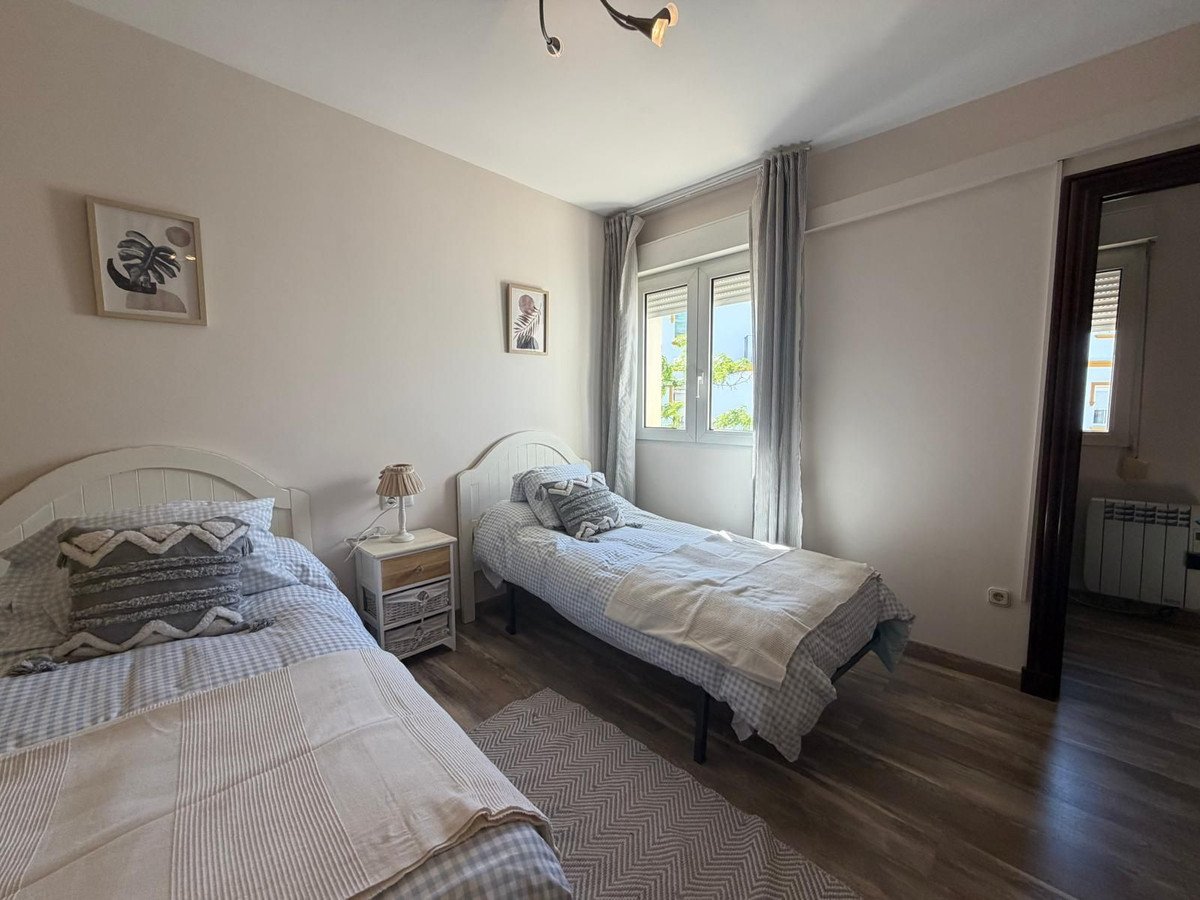 Se vende Apartamento Planta Media de 3 dormitorios en Costa Del Sol, Málaga, España
