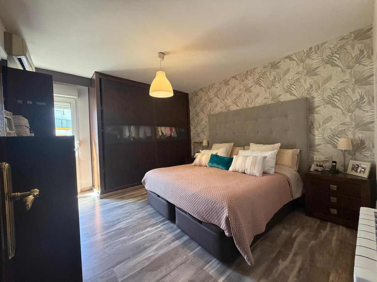 Se vende Apartamento Planta Media de 3 dormitorios en Costa Del Sol, Málaga, España
