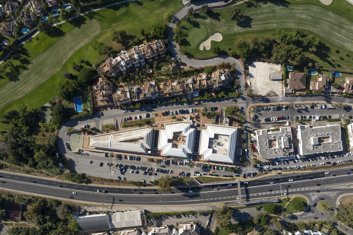 Commercial unit for sale in Guadalmina Alta Costa Del Sol, Málaga, Spain