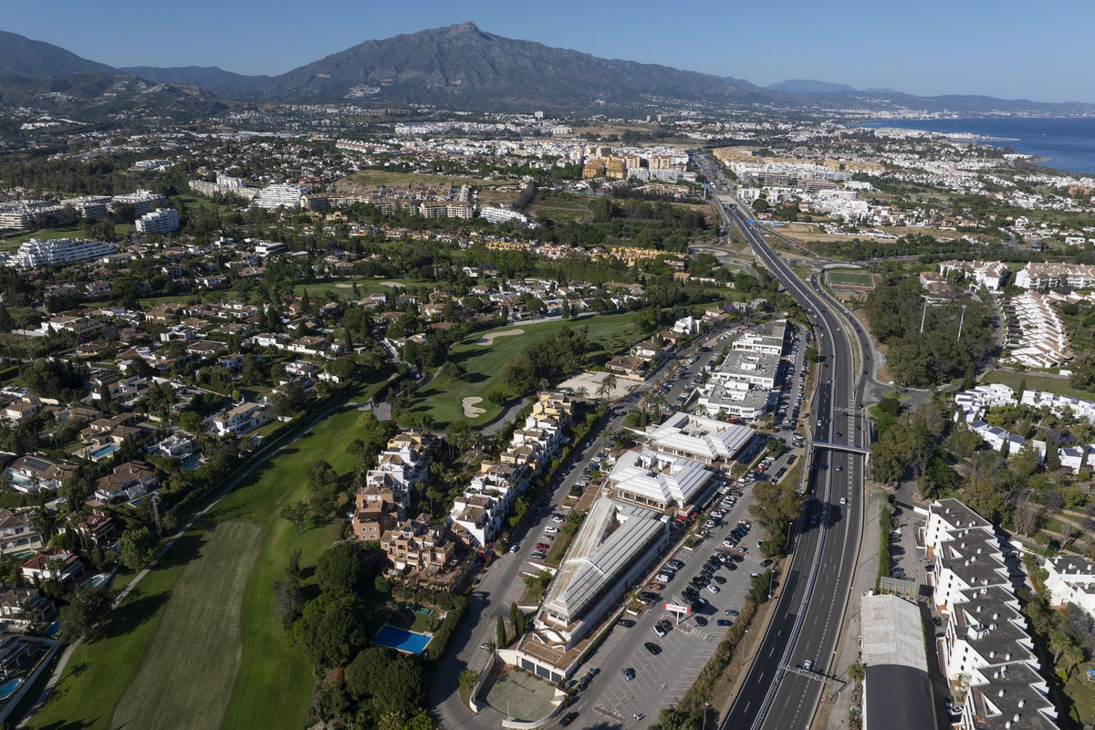 Commercial unit for sale in Guadalmina Alta Costa Del Sol, Málaga, Spain