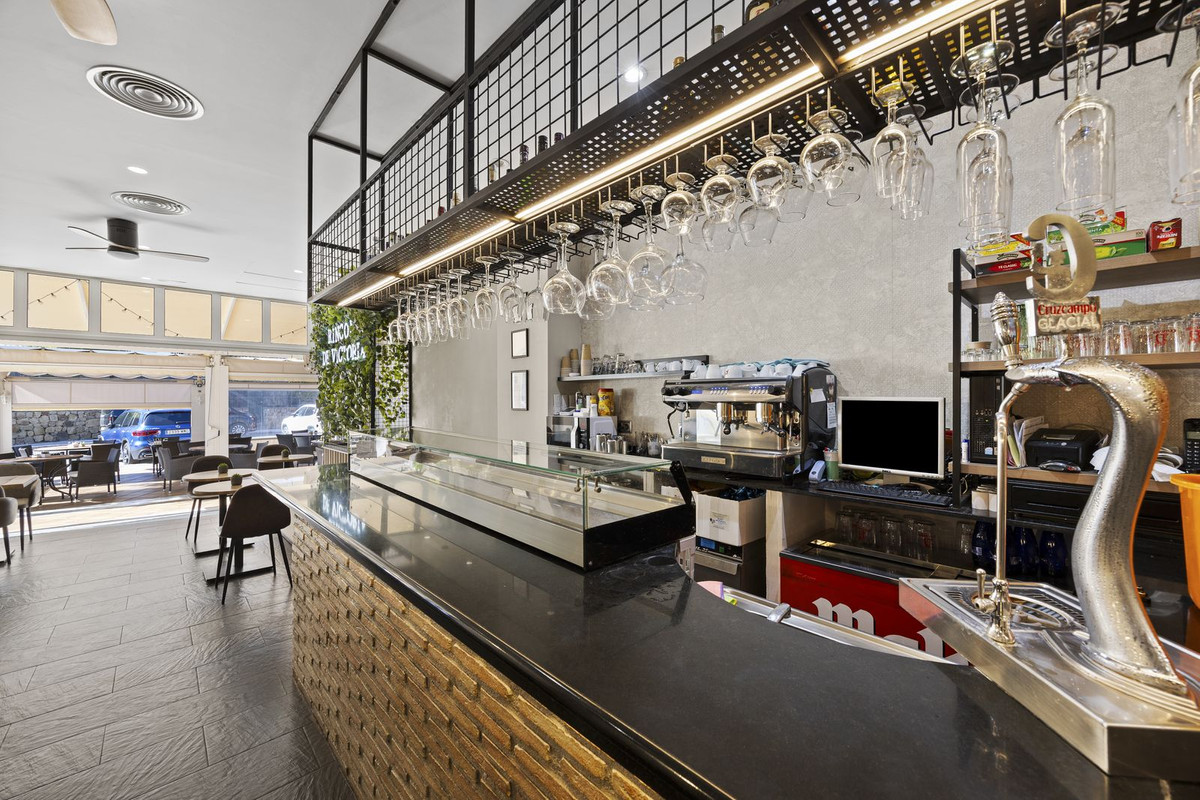 Commercial unit for sale in Guadalmina Alta Costa Del Sol, Málaga, Spain