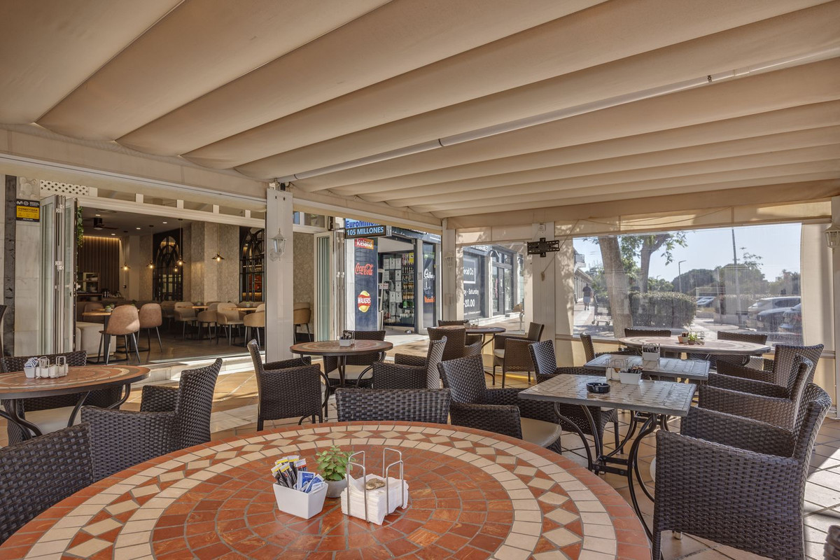 Commercial unit for sale in Guadalmina Alta Costa Del Sol, Málaga, Spain