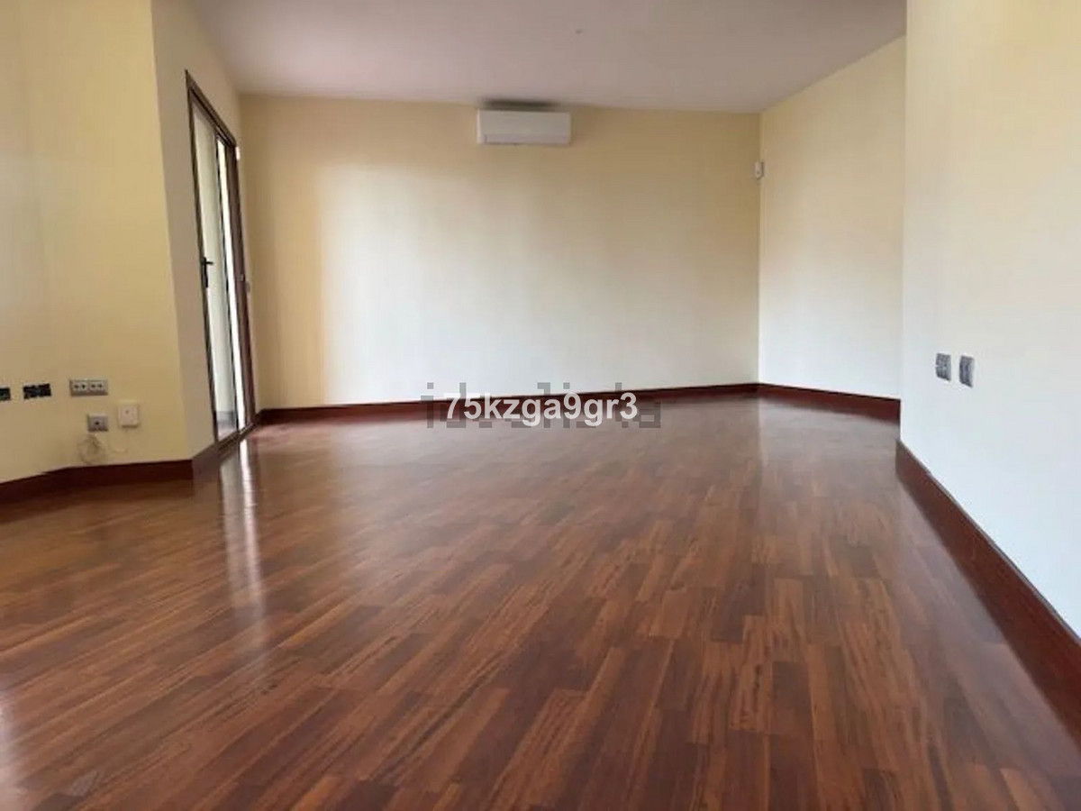 Se vende Apartamento Planta Media de 3 dormitorios en Costa Del Sol, Málaga, España