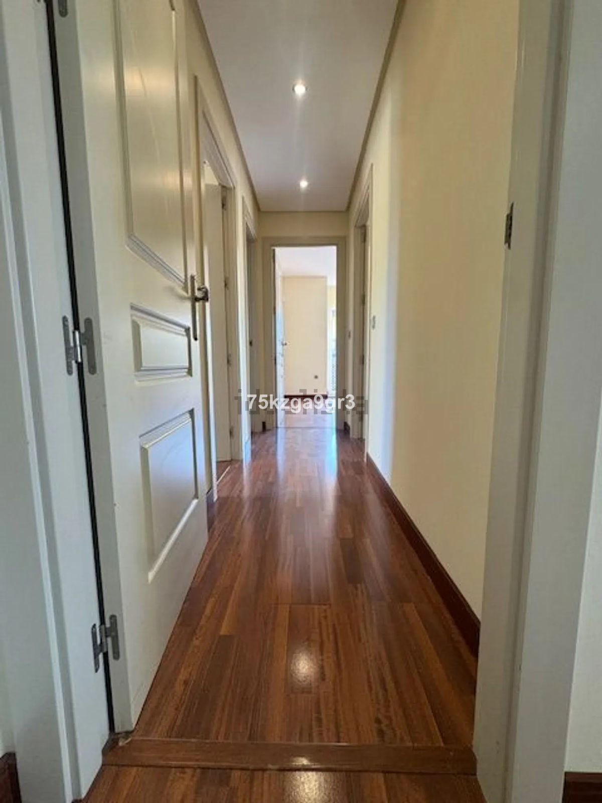 Se vende Apartamento Planta Media de 3 dormitorios en Costa Del Sol, Málaga, España