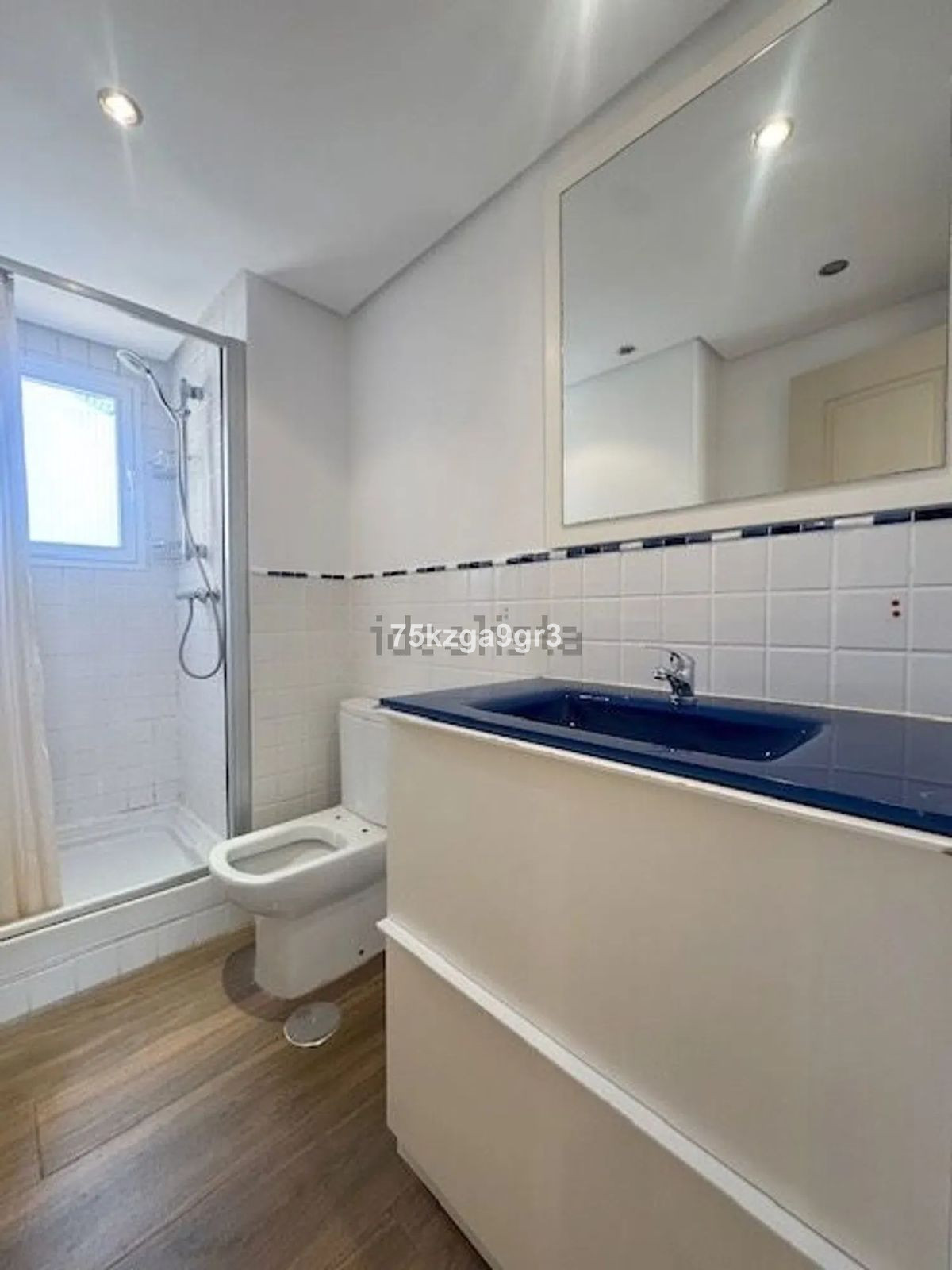 Se vende Apartamento Planta Media de 3 dormitorios en Costa Del Sol, Málaga, España