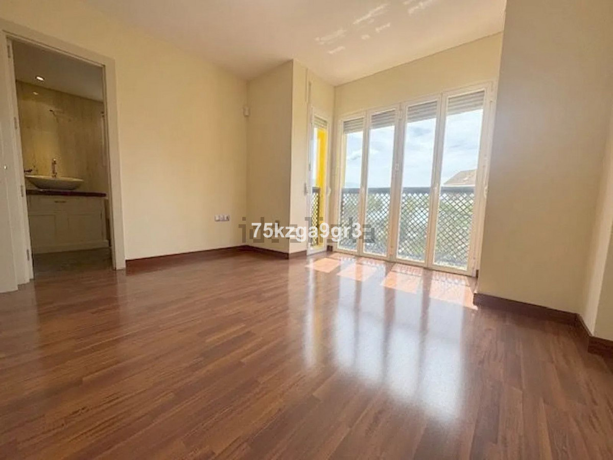 Se vende Apartamento Planta Media de 3 dormitorios en Costa Del Sol, Málaga, España