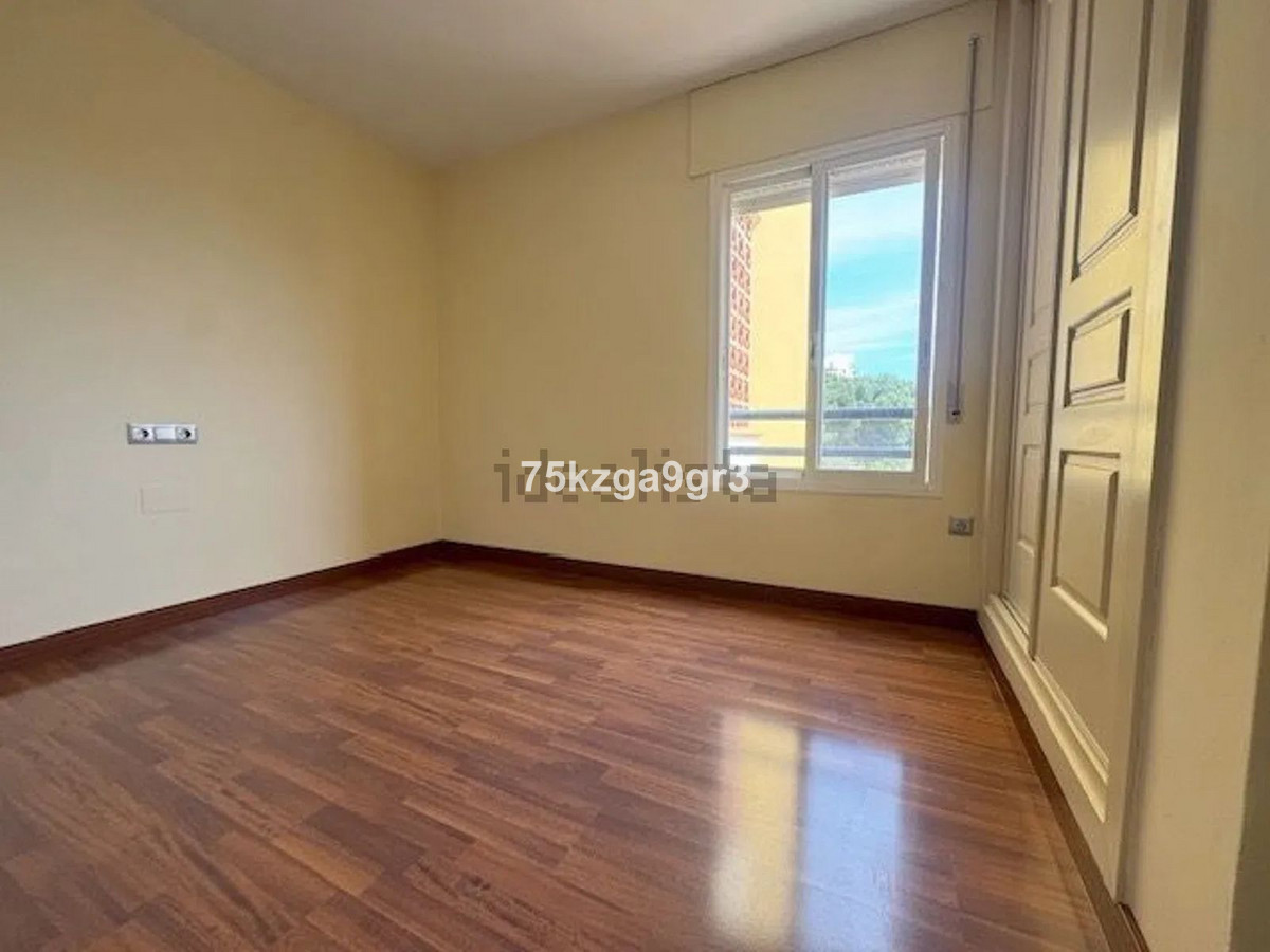 Se vende Apartamento Planta Media de 3 dormitorios en Costa Del Sol, Málaga, España