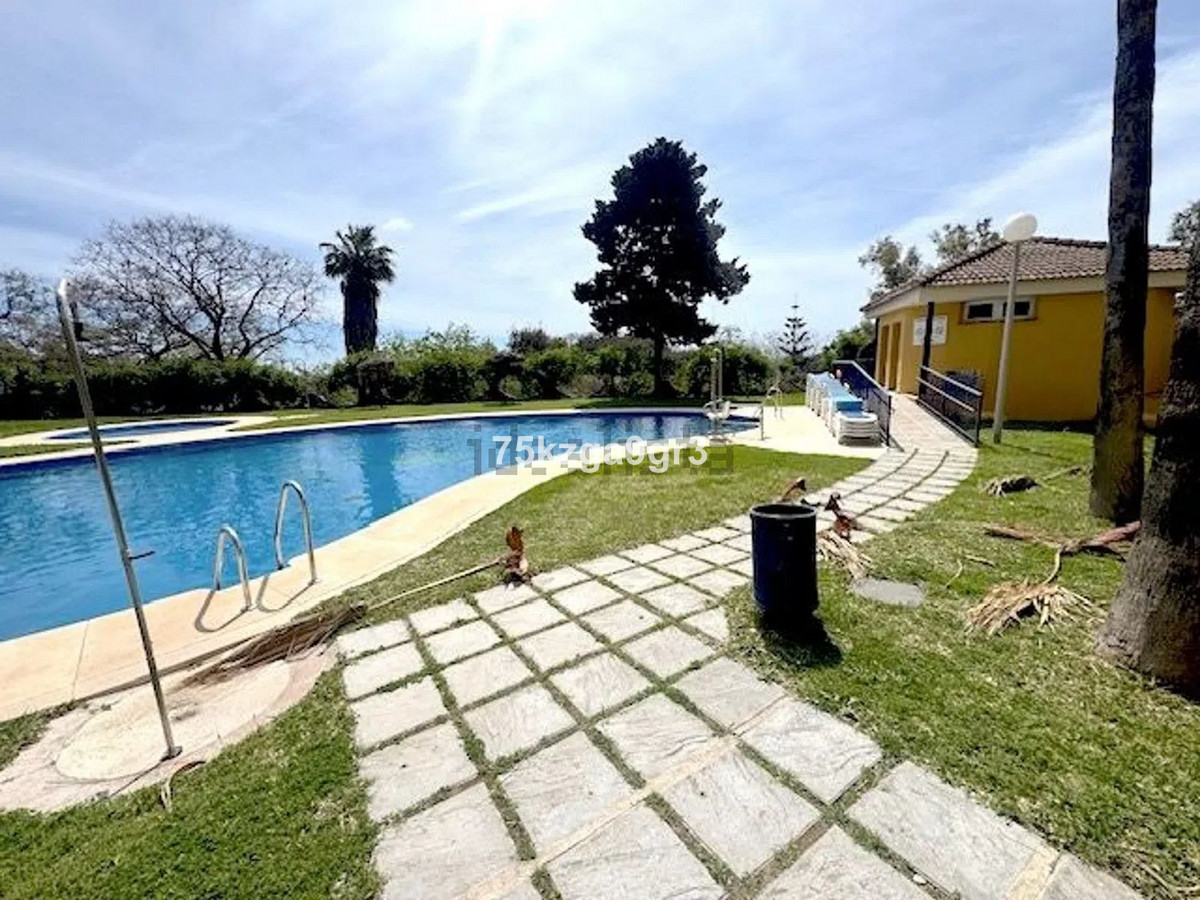 Se vende Apartamento Planta Media de 3 dormitorios en Costa Del Sol, Málaga, España