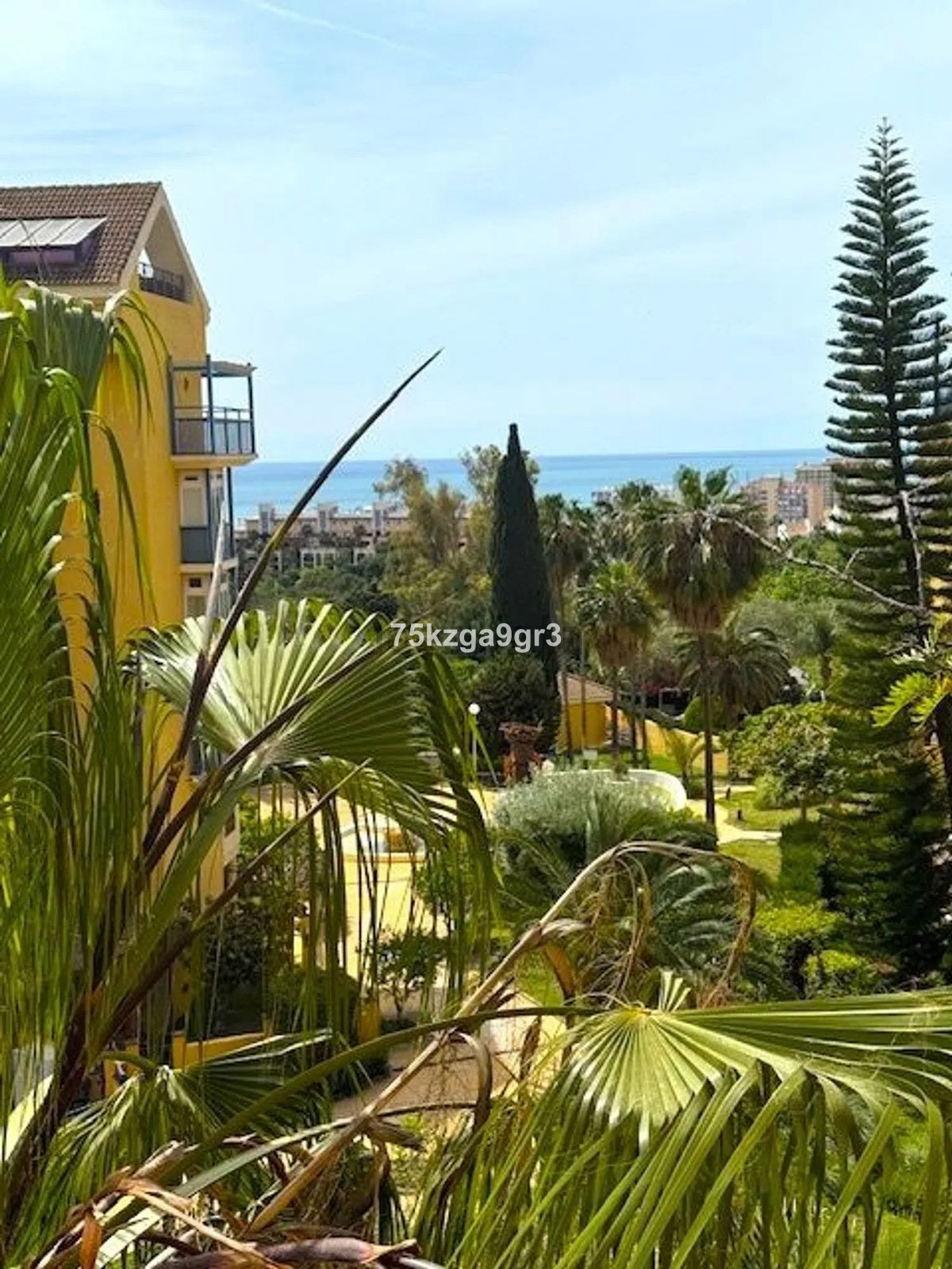Se vende Apartamento Planta Media de 3 dormitorios en Costa Del Sol, Málaga, España