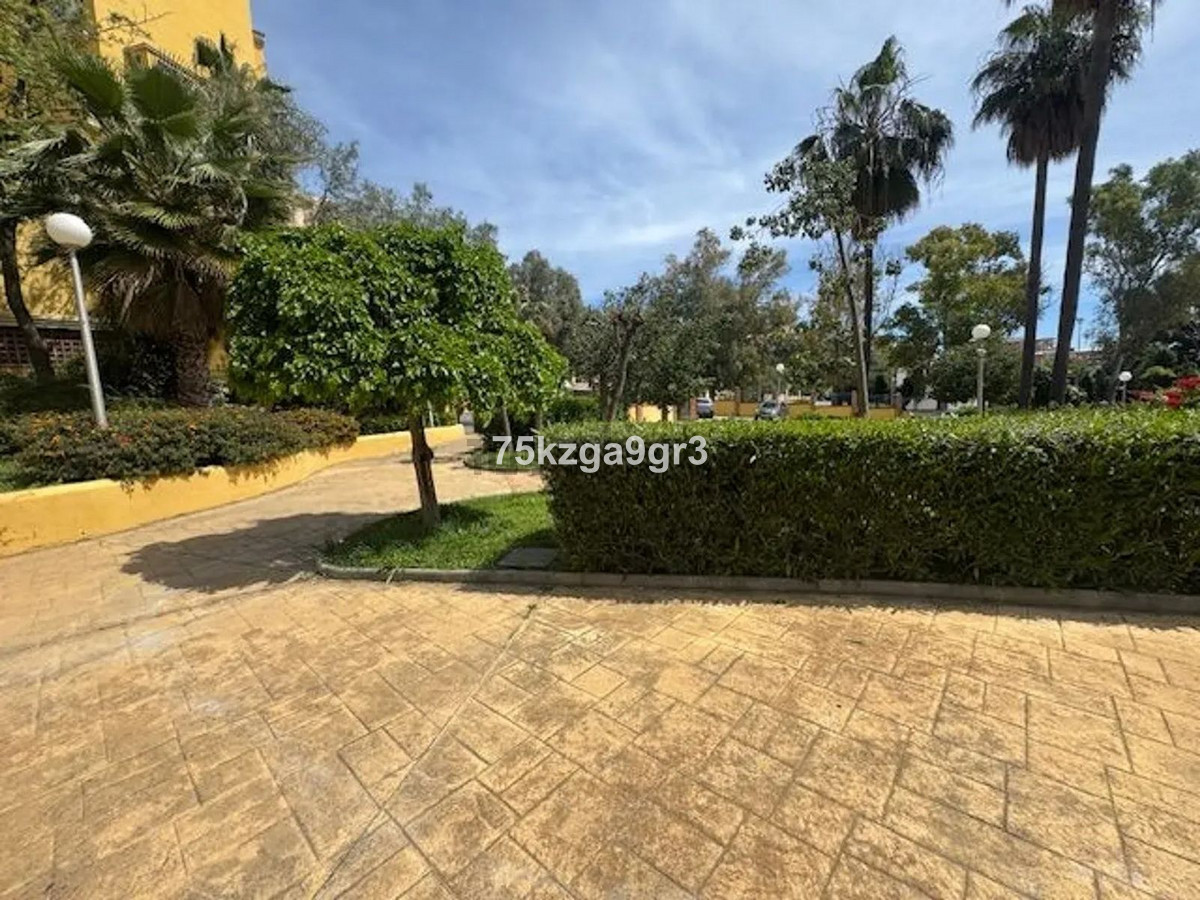 Se vende Apartamento Planta Media de 3 dormitorios en Costa Del Sol, Málaga, España