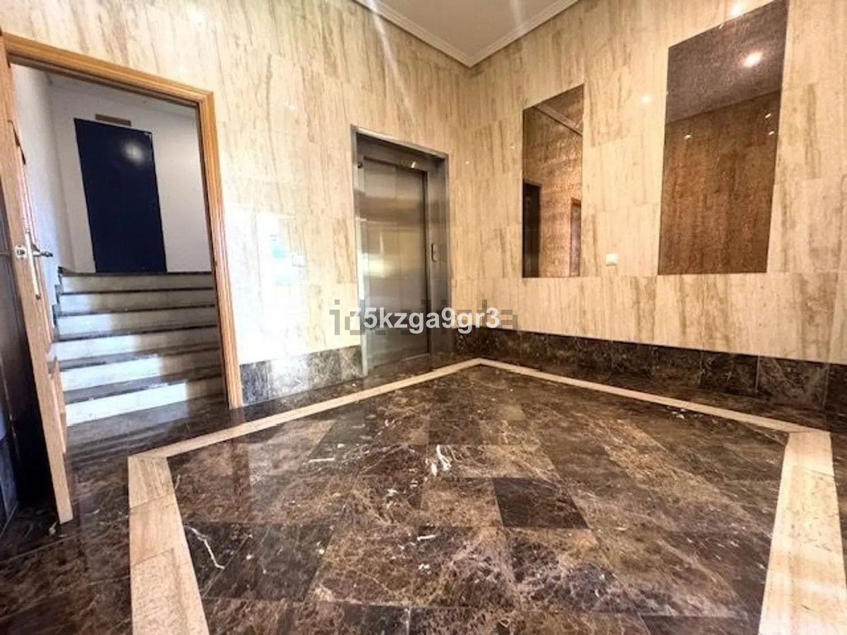 Se vende Apartamento Planta Media de 3 dormitorios en Costa Del Sol, Málaga, España