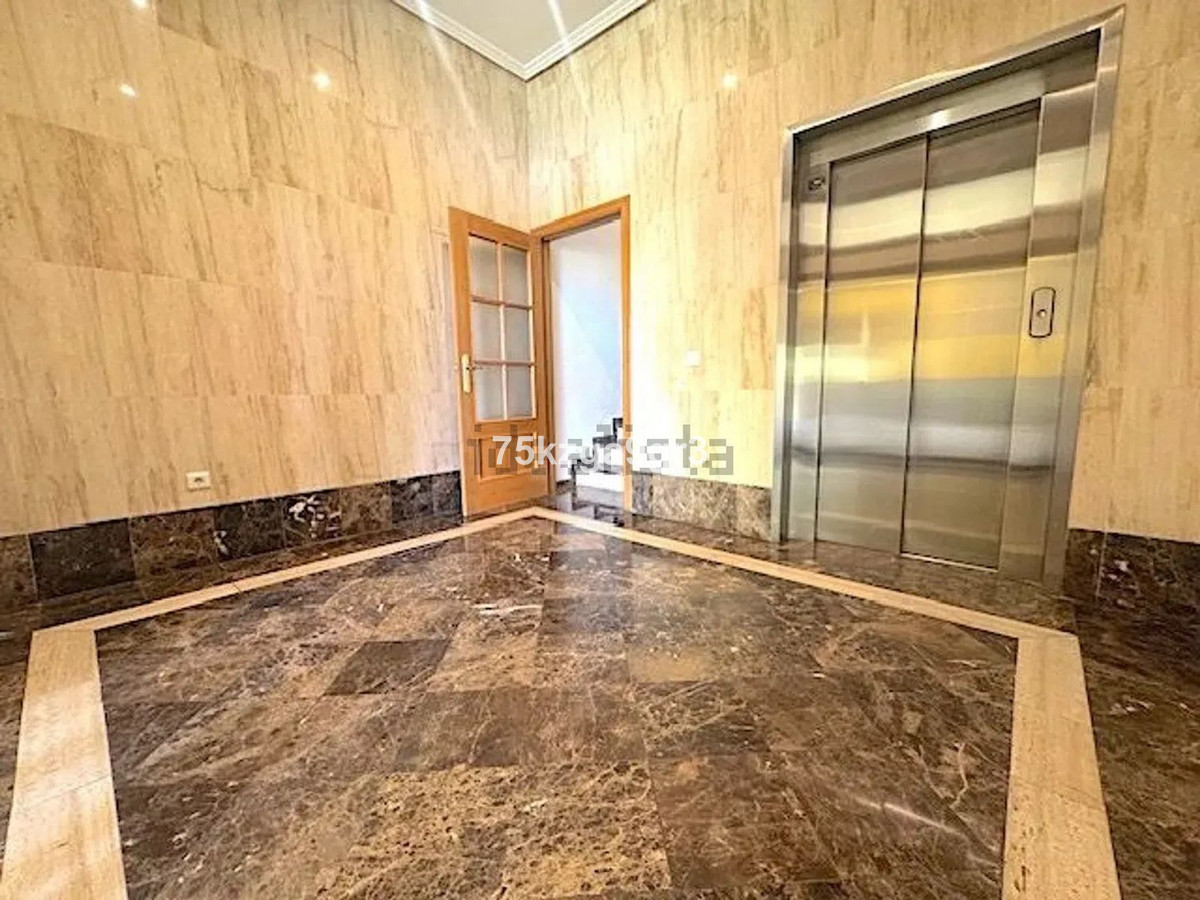 Se vende Apartamento Planta Media de 3 dormitorios en Costa Del Sol, Málaga, España