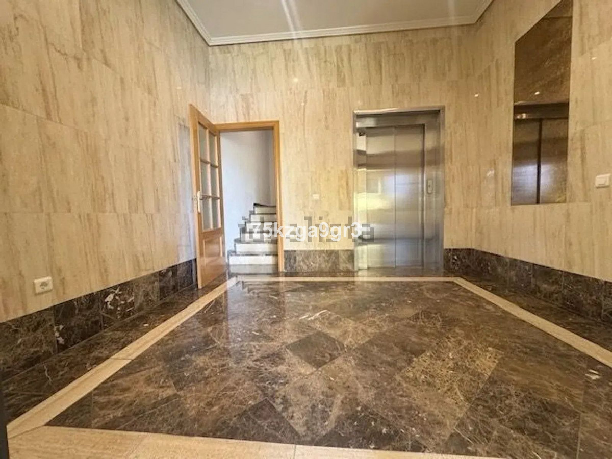 Se vende Apartamento Planta Media de 3 dormitorios en Costa Del Sol, Málaga, España