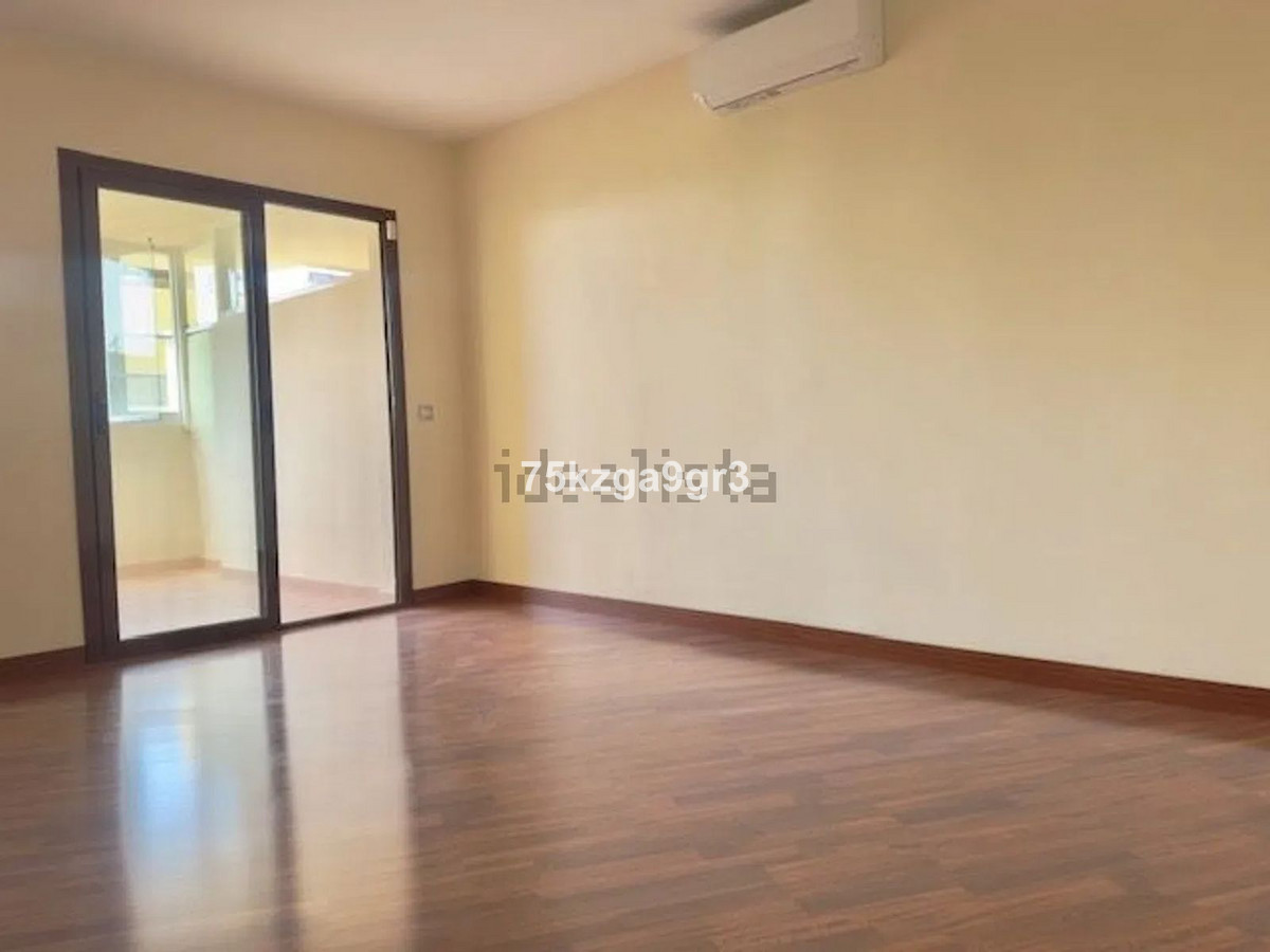 Se vende Apartamento Planta Media de 3 dormitorios en Costa Del Sol, Málaga, España