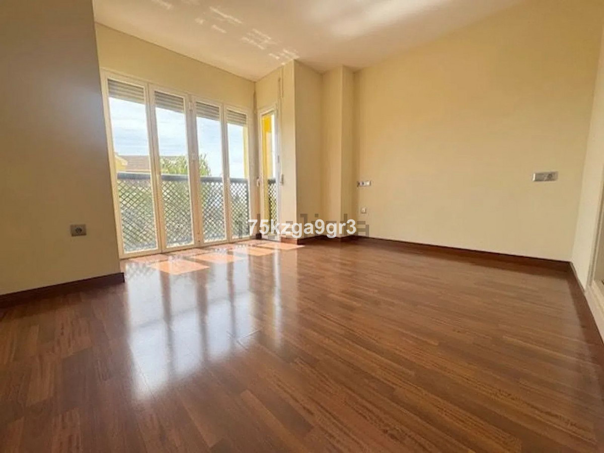 Se vende Apartamento Planta Media de 3 dormitorios en Costa Del Sol, Málaga, España