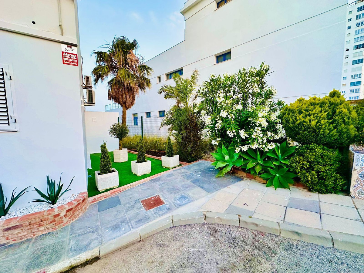Se vende Apartamento Planta Baja de 2 dormitorios en Costa Del Sol, Cadiz, España