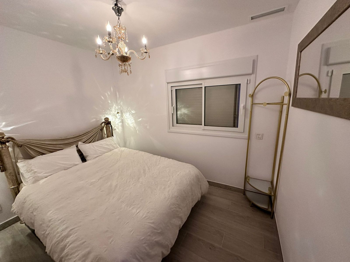 Se vende Apartamento Planta Baja de 2 dormitorios en Costa Del Sol, Cadiz, España