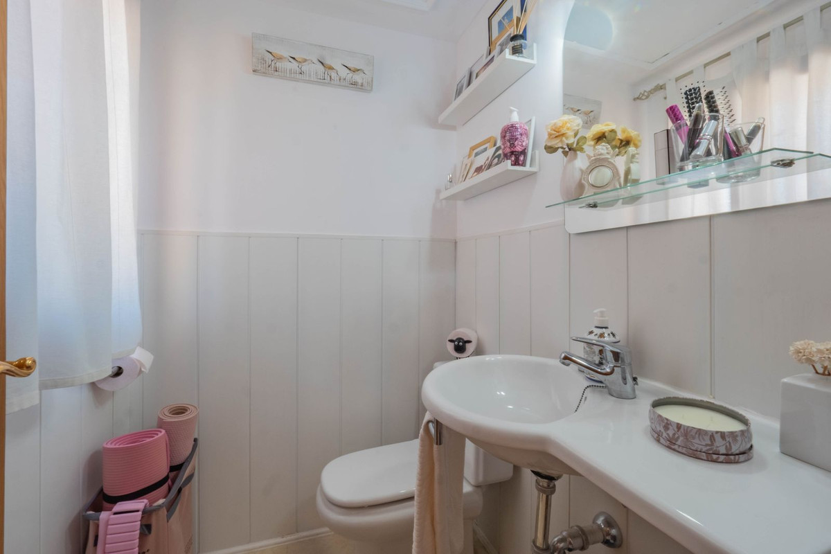 Se vende Adosada de 5 dormitorios en Costa Del Sol, Málaga, España