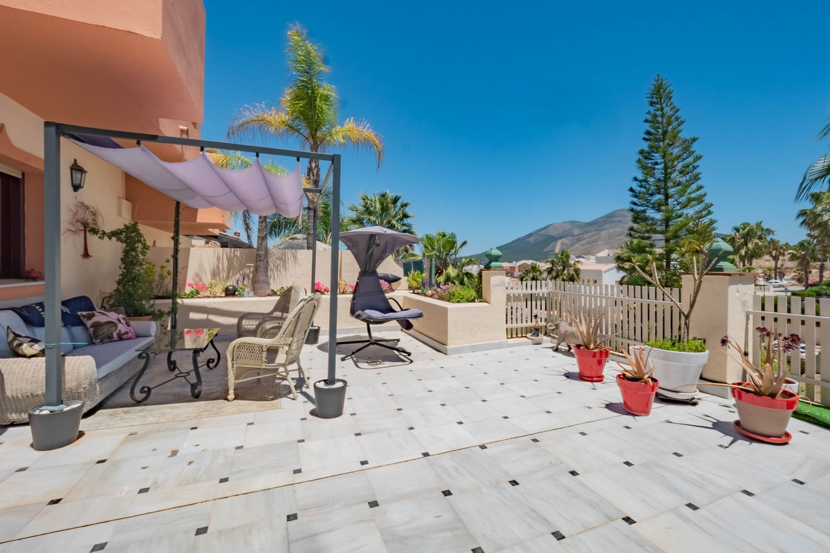 Se vende Adosada de 5 dormitorios en Costa Del Sol, Málaga, España