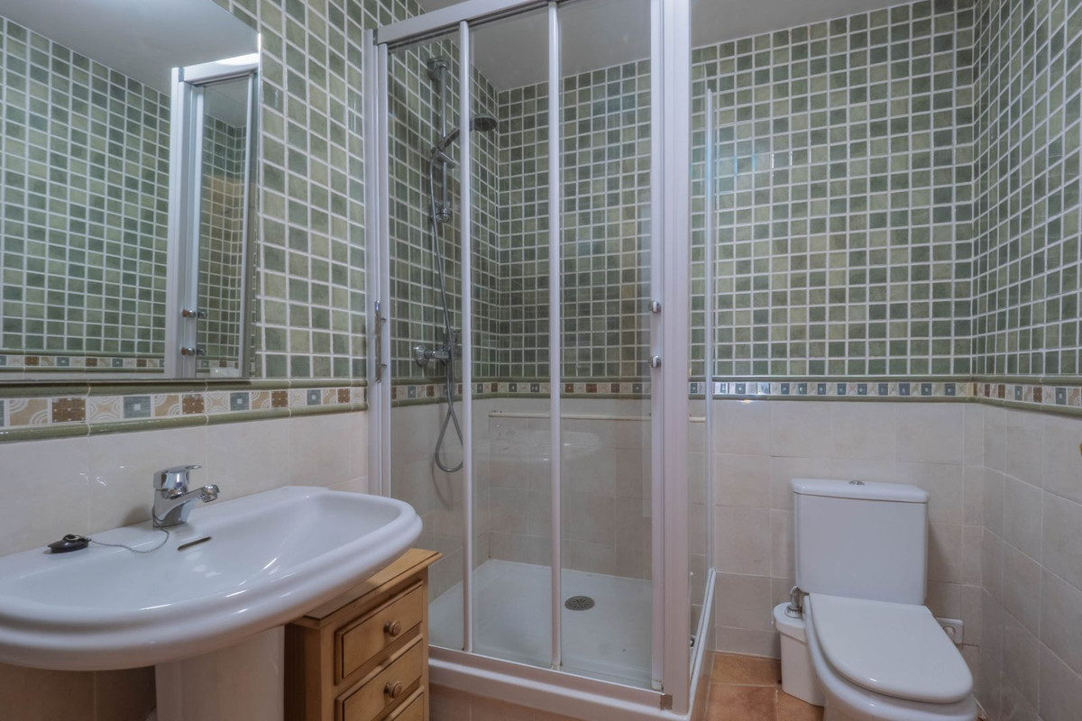 Se vende Adosada de 5 dormitorios en Costa Del Sol, Málaga, España