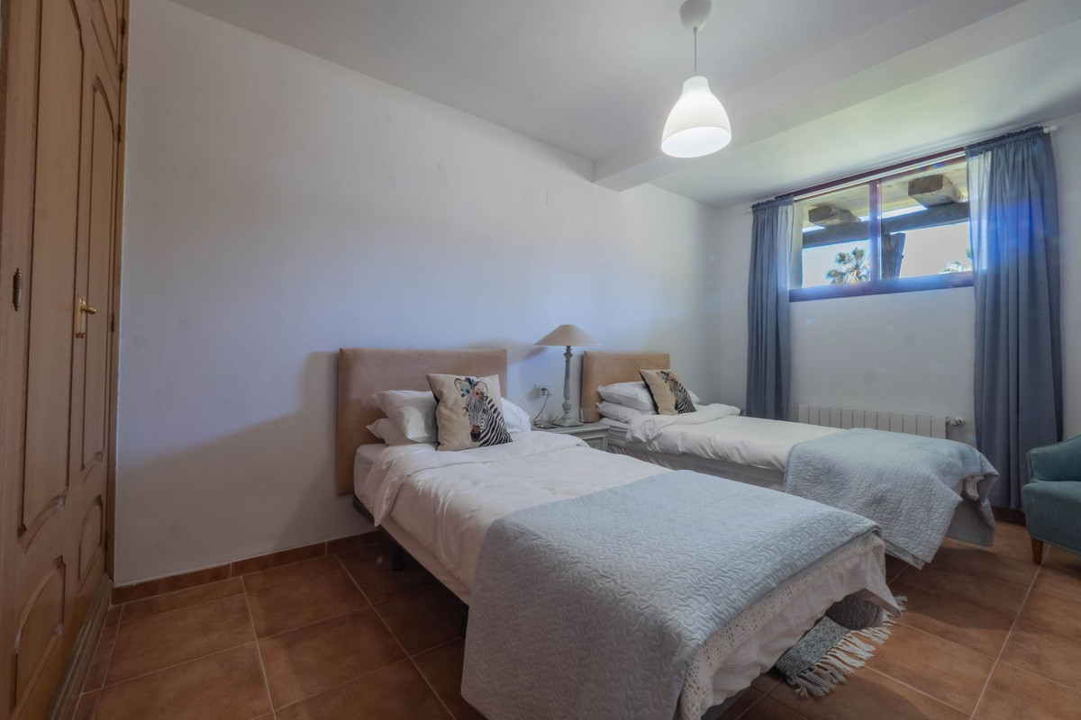 Se vende Adosada de 5 dormitorios en Costa Del Sol, Málaga, España