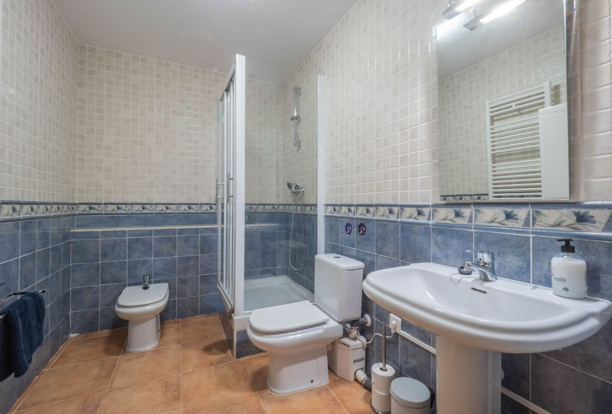 Se vende Adosada de 5 dormitorios en Costa Del Sol, Málaga, España