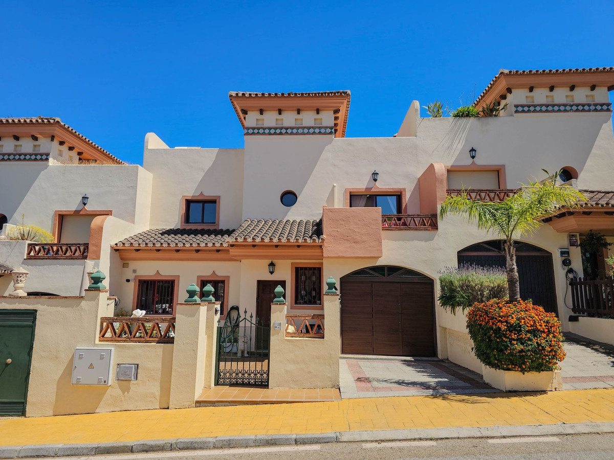 Se vende Adosada de 5 dormitorios en Costa Del Sol, Málaga, España