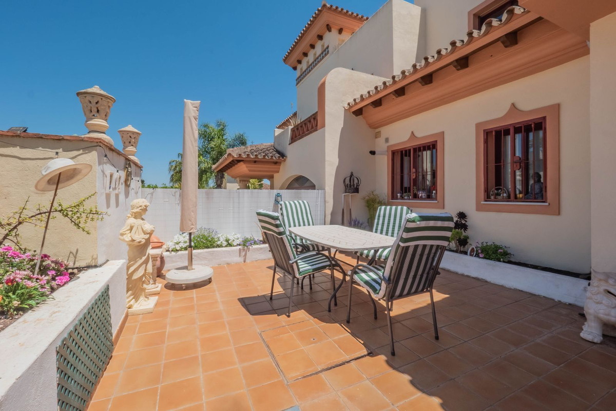 Se vende Adosada de 5 dormitorios en Costa Del Sol, Málaga, España