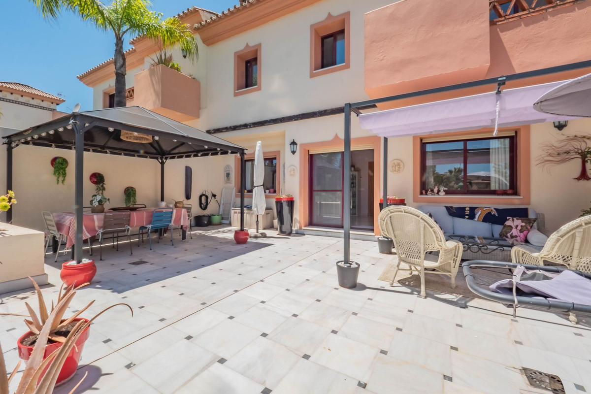 Se vende Adosada de 5 dormitorios en Costa Del Sol, Málaga, España