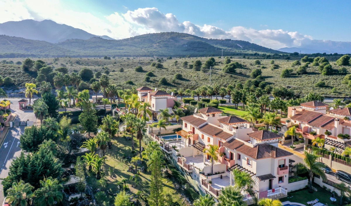 Se vende Adosada de 5 dormitorios en Costa Del Sol, Málaga, España