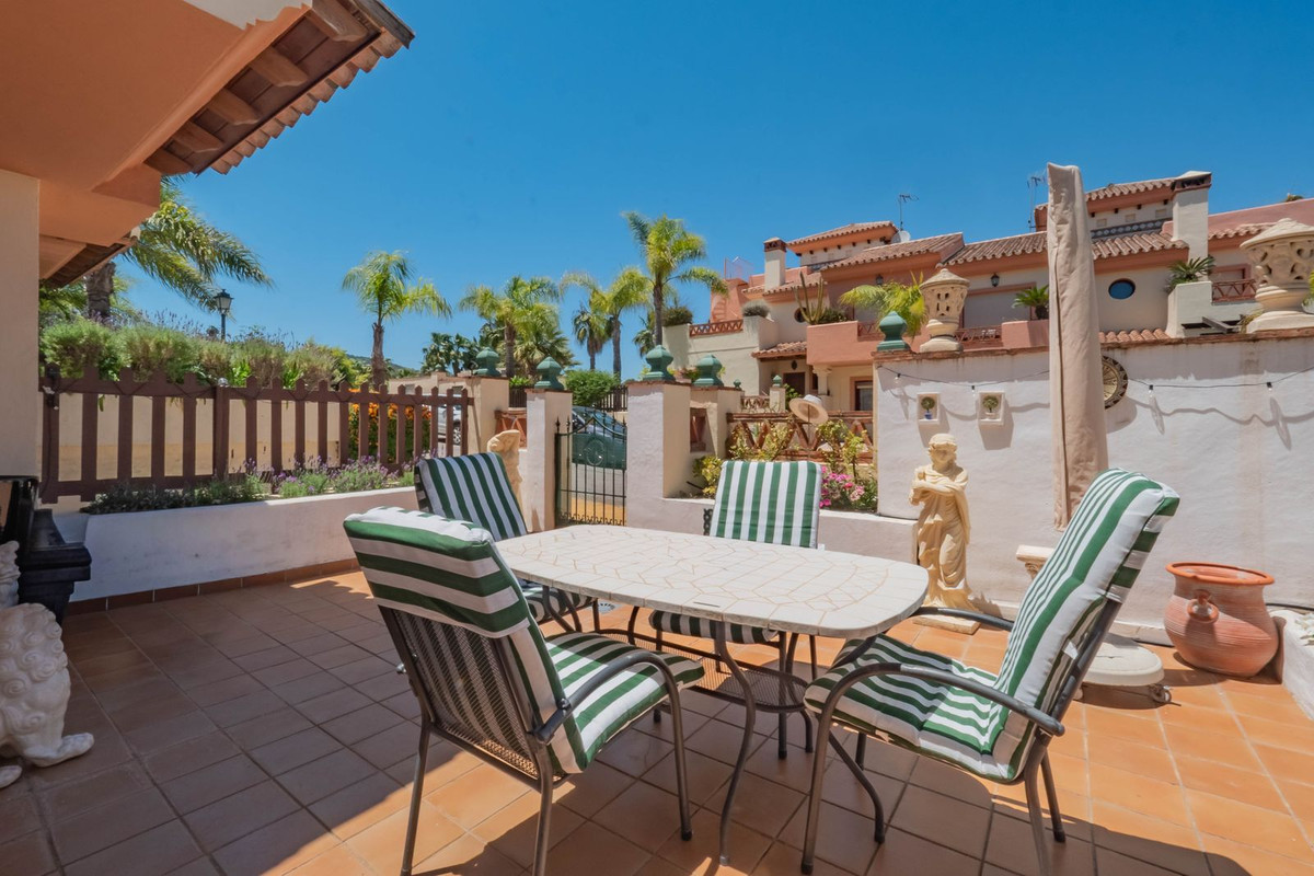 Se vende Adosada de 5 dormitorios en Costa Del Sol, Málaga, España