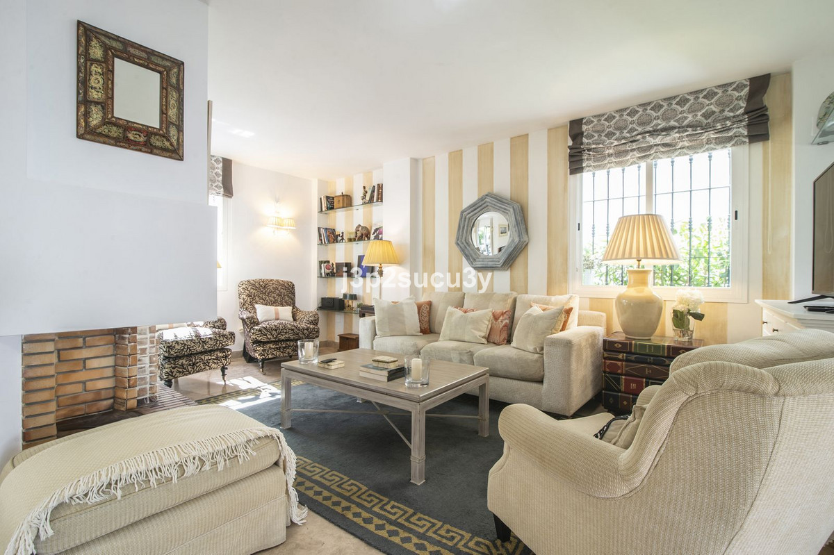 3 Bed Townhouse for sale in Nueva Andalucía Costa Del Sol, Málaga, Spain
