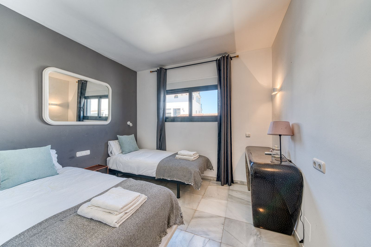 6 Bed Townhouse for sale in Nueva Andalucía Costa Del Sol, Málaga, Spain
