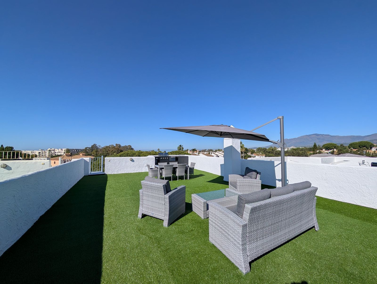3 Bed Apartment for sale in New Golden Mile Costa Del Sol, Málaga, Spain
