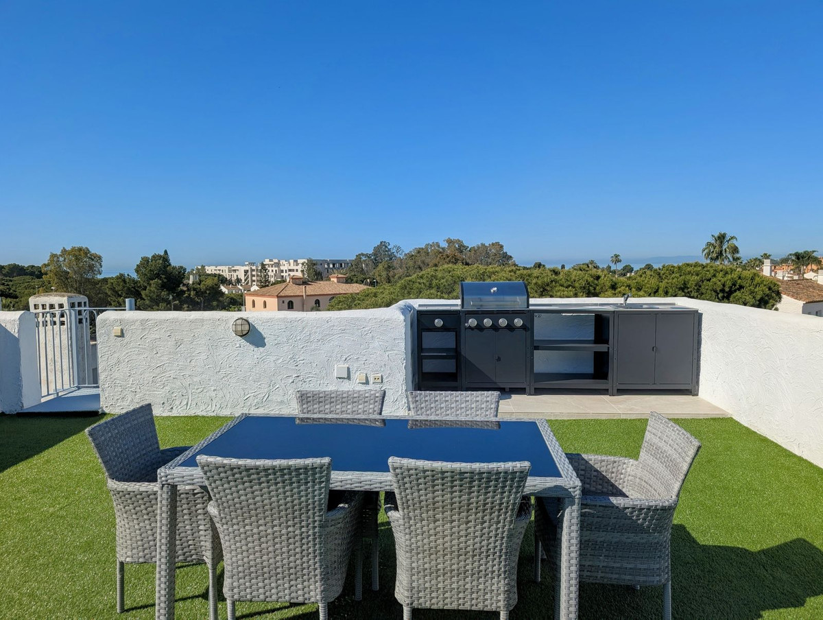 3 Bed Apartment for sale in New Golden Mile Costa Del Sol, Málaga, Spain