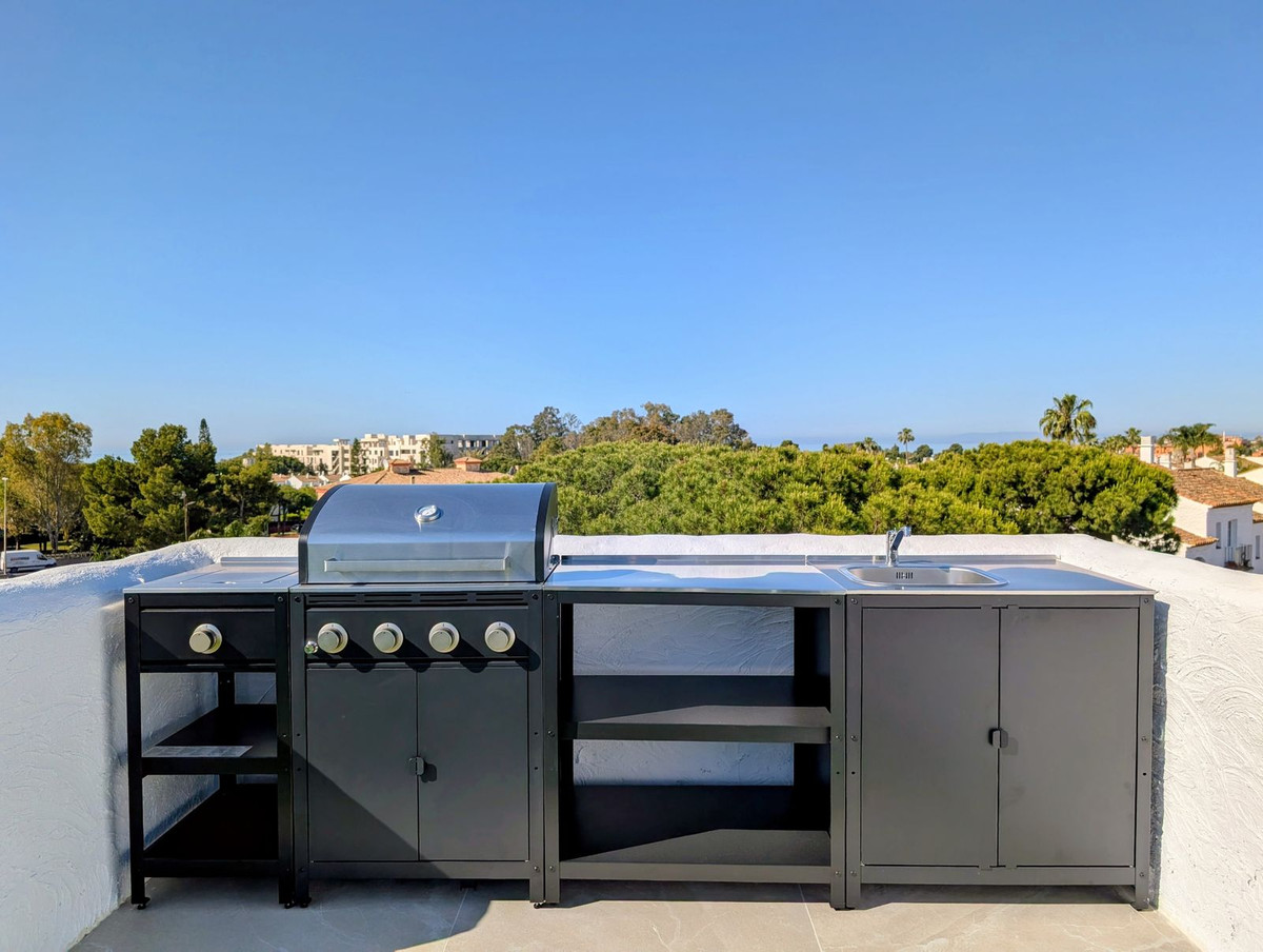 3 Bed Apartment for sale in New Golden Mile Costa Del Sol, Málaga, Spain