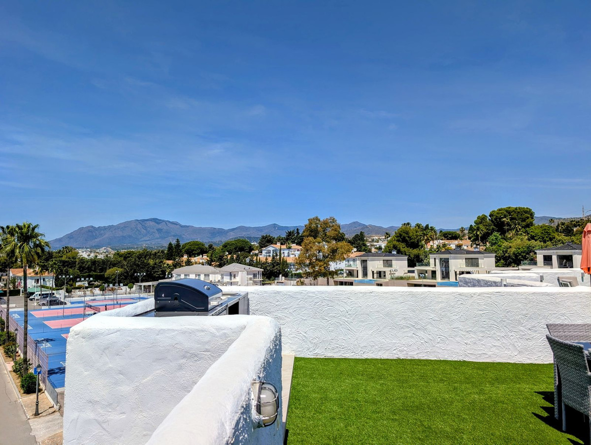 3 Bed Apartment for sale in New Golden Mile Costa Del Sol, Málaga, Spain