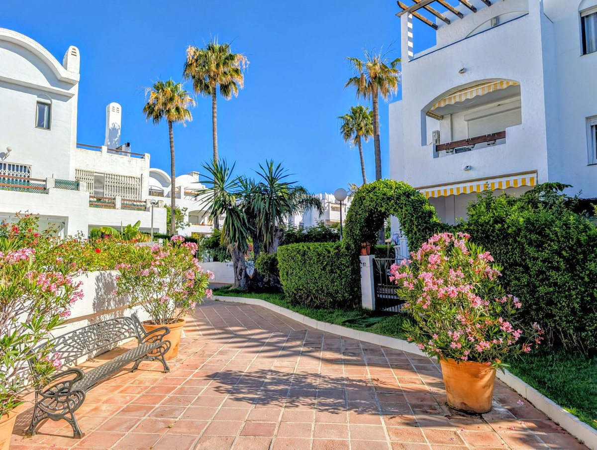 3 Bed Apartment for sale in New Golden Mile Costa Del Sol, Málaga, Spain