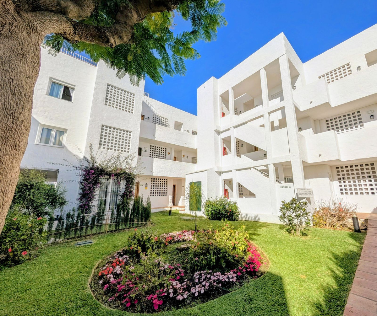 3 Bed Apartment for sale in New Golden Mile Costa Del Sol, Málaga, Spain