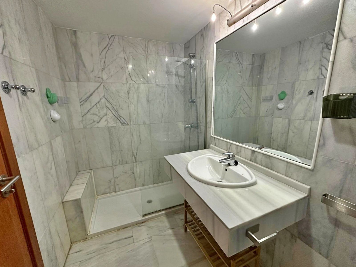 Se vende Apartamento Planta Media de 1 dormitorios en Costa Del Sol, Málaga, España