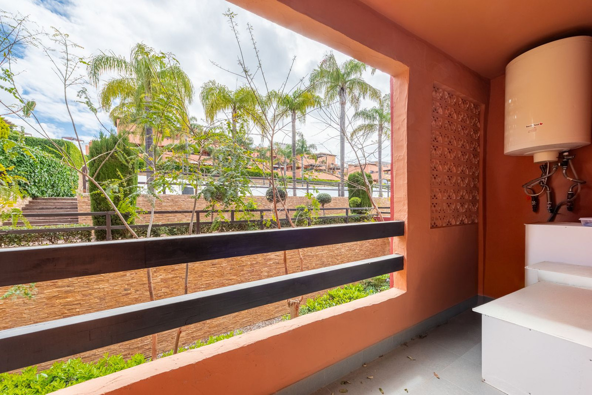 3 Bed Apartment for sale in Casares Costa Del Sol, Málaga, Spain