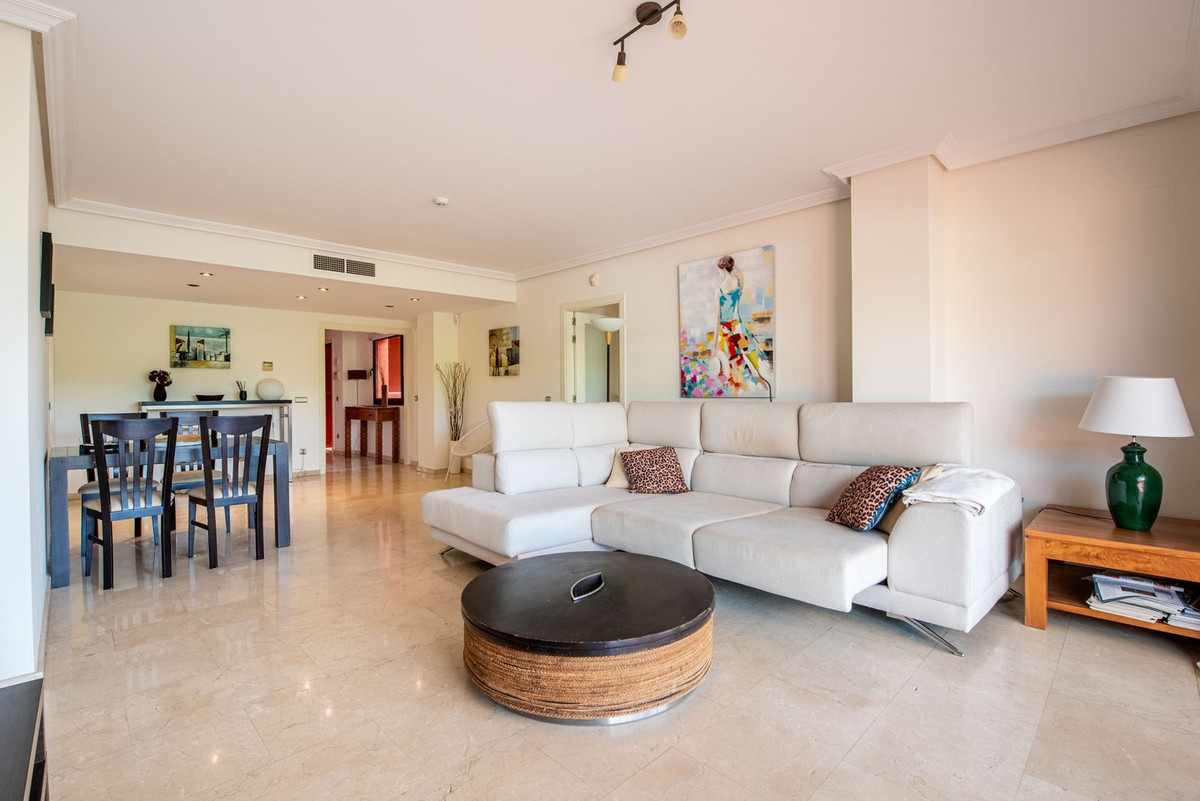 3 Bed Apartment for sale in Casares Costa Del Sol, Málaga, Spain