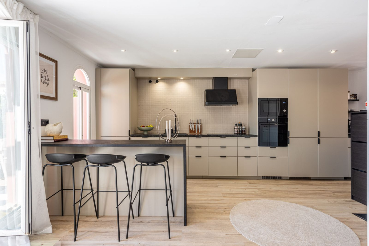 Se vende Apartamento Planta Media de 2 dormitorios en Costa Del Sol, Málaga, España