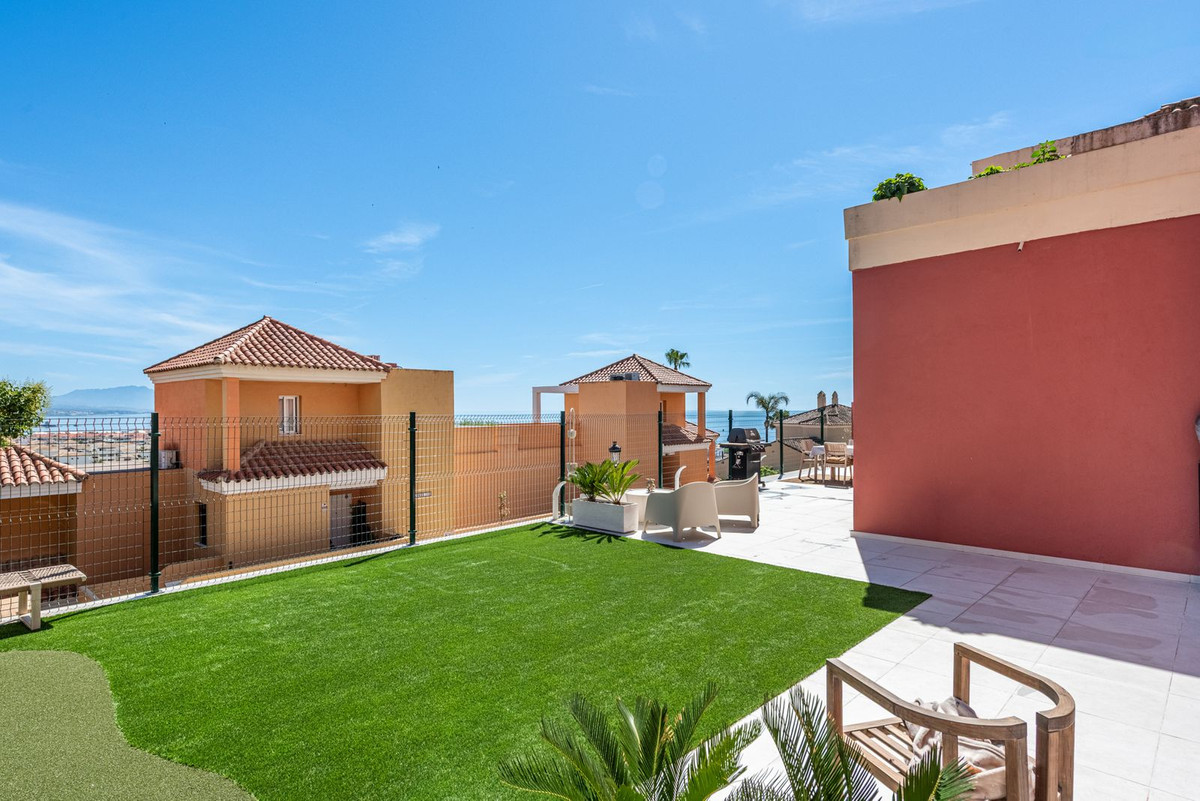 Se vende Apartamento Planta Media de 2 dormitorios en Costa Del Sol, Málaga, España
