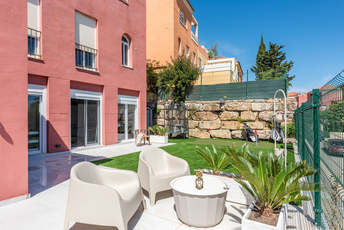 Se vende Apartamento Planta Media de 2 dormitorios en Costa Del Sol, Málaga, España